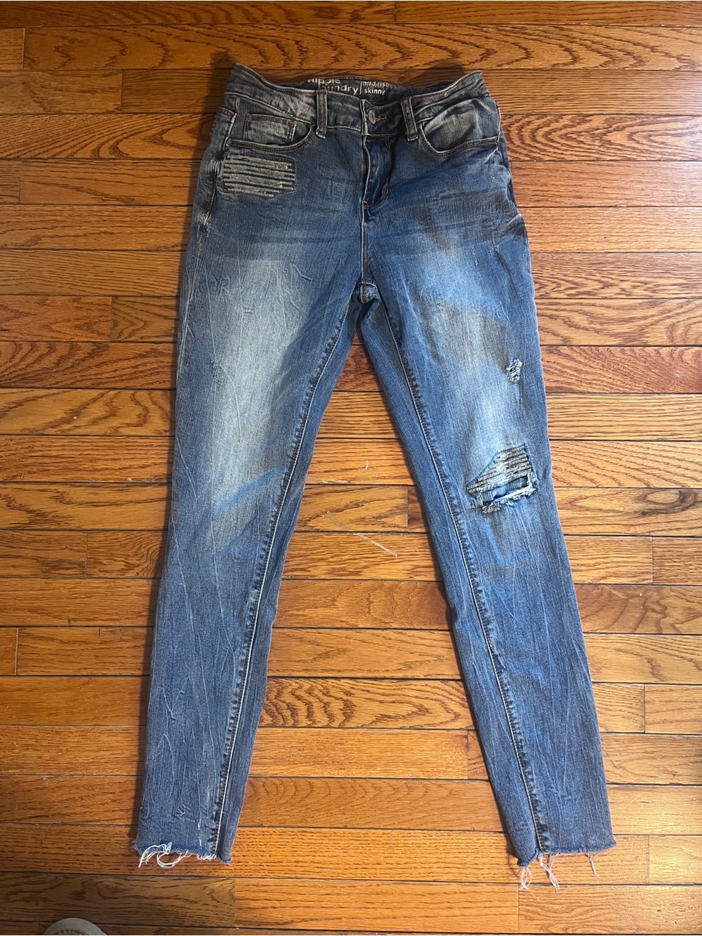 Women’s Distressed Skinny Jeans - Blue Hippie Laundry Mid Rise Embroidered 9